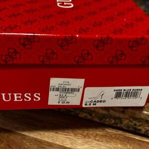 guess pumps in excellent condition
